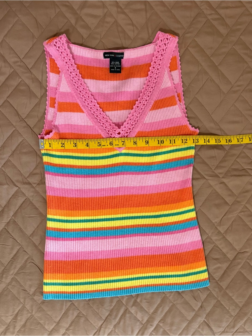 Bubble Gum Pink Stripe V-Neck Knit Tank Top New York & Style Ladies Small - Picture 7 of 7
